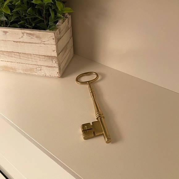 Vtg Colonial Williamsburg Brass Skeleton Key Paperweight Virginia Metalcrafters - Picture 2 of 10